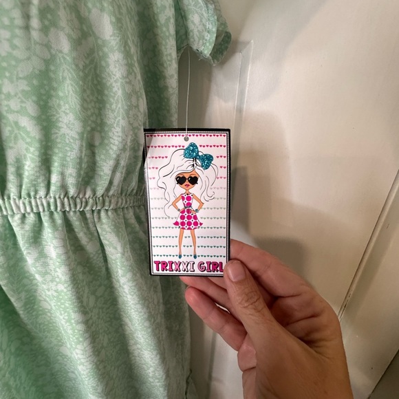 Trixxi Girl Green Square neck Ruched Tiered Sundress - Picture 3 of 14